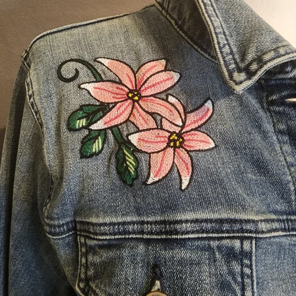 Torrid Premium Denim Jacket embroidered Fearless floral - Picture 8 of 15